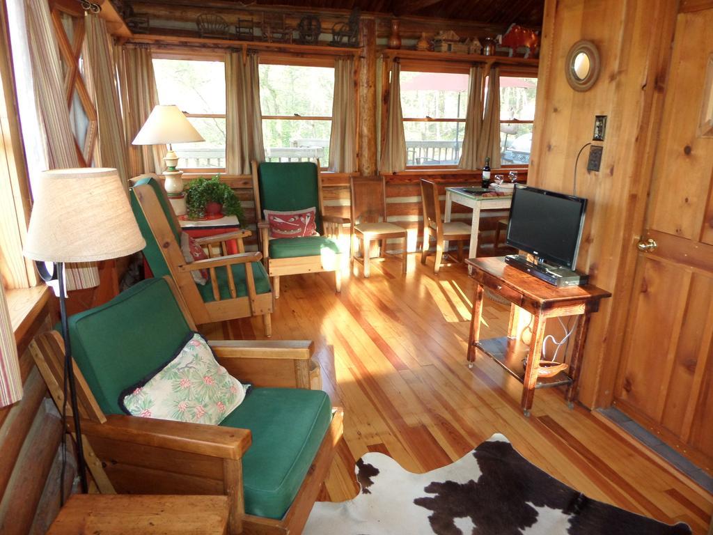 Lake Lucerne Treehouse Villa Eureka Springs Exterior photo