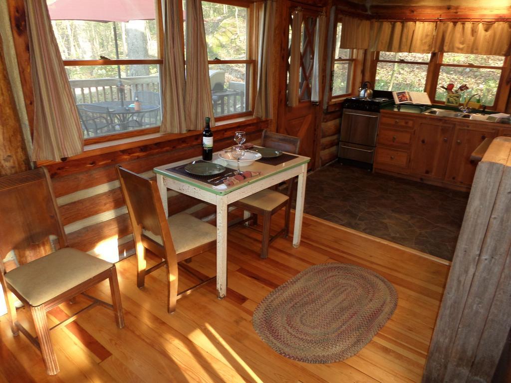 Lake Lucerne Treehouse Villa Eureka Springs Exterior photo