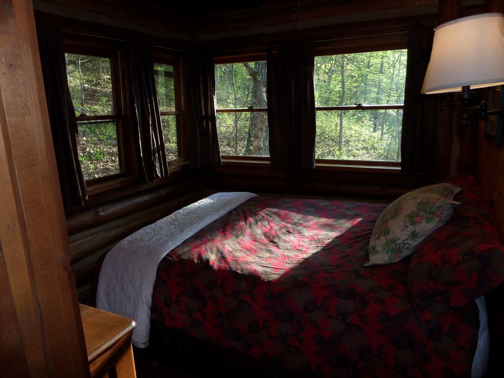 Lake Lucerne Treehouse Villa Eureka Springs Exterior photo