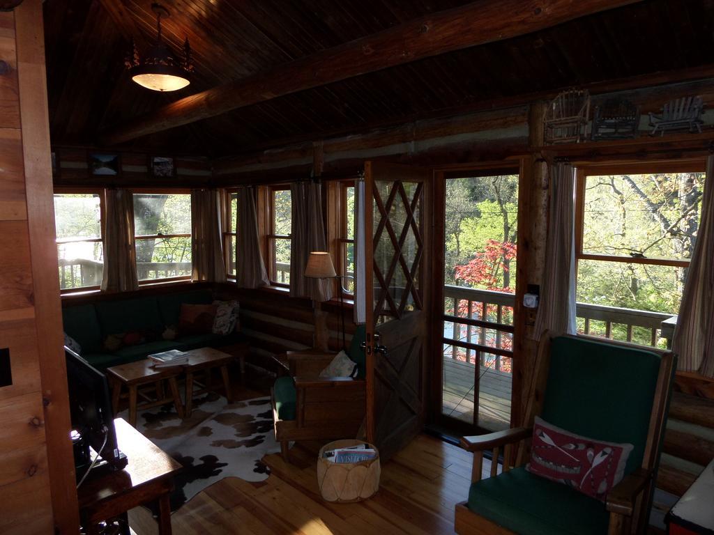 Lake Lucerne Treehouse Villa Eureka Springs Exterior photo