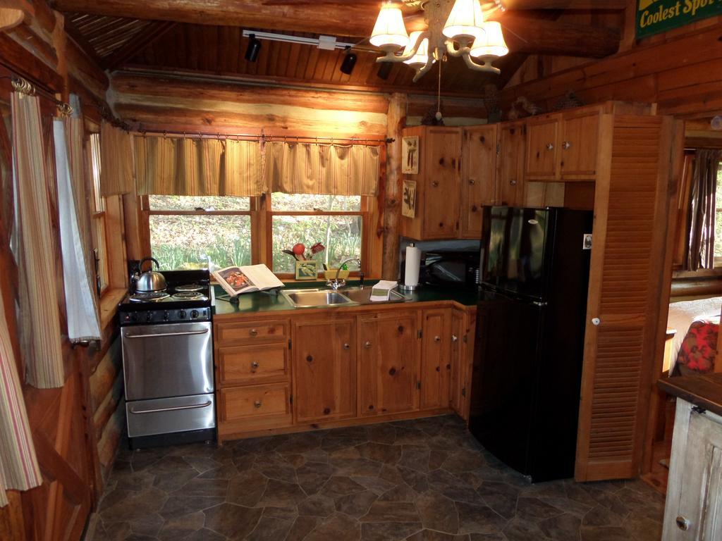 Lake Lucerne Treehouse Villa Eureka Springs Exterior photo